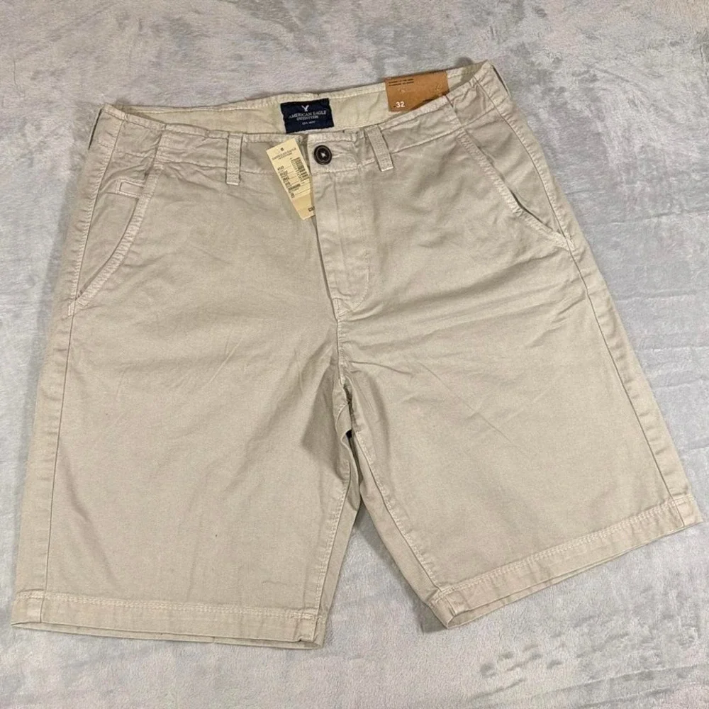 Y2K American Eagle Classic Fit Chino Shorts | Khaki | Size 32